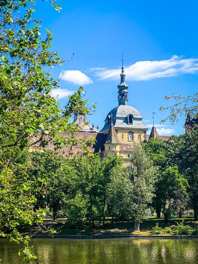 Alice Hotel Budapest Luaran gambar