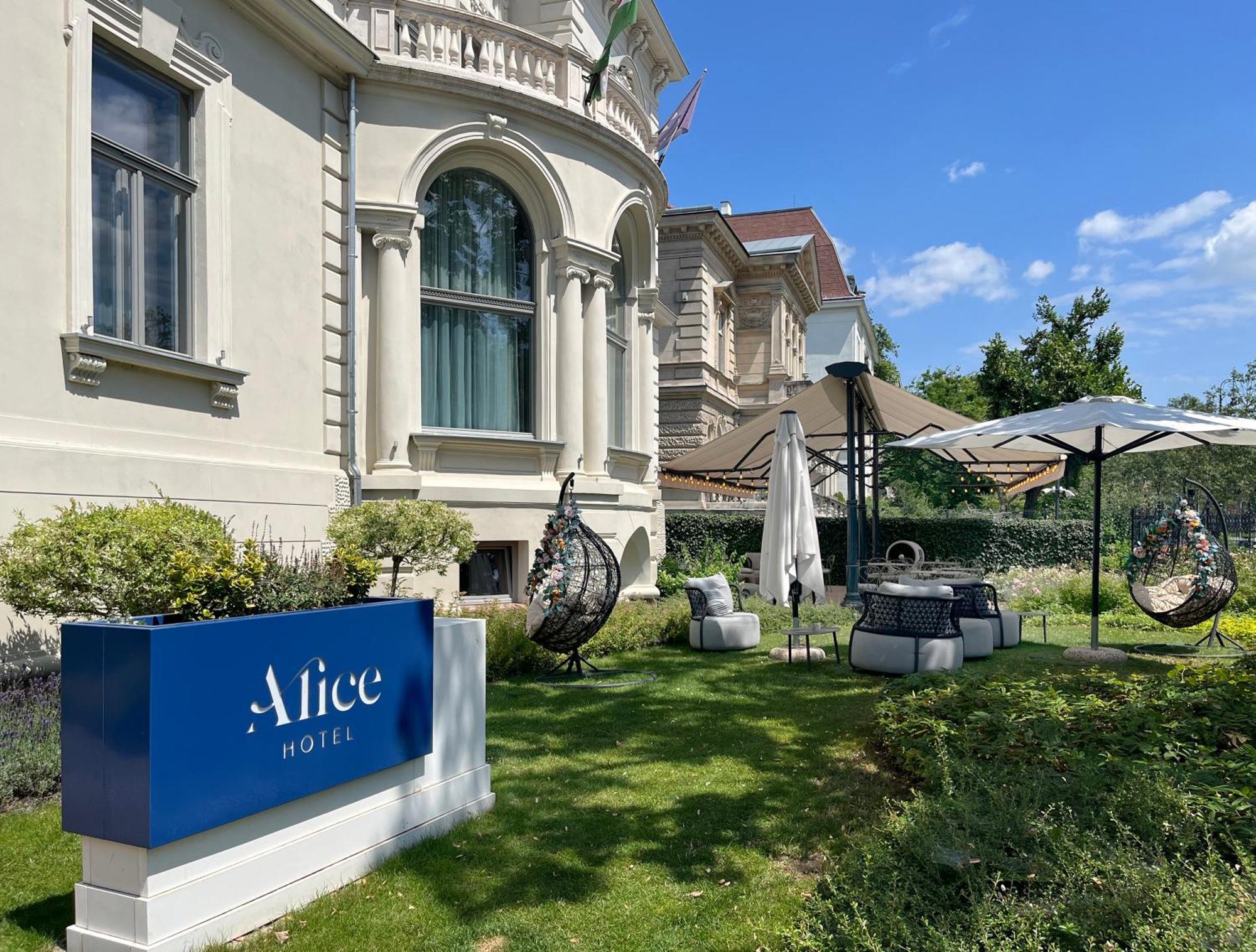 Alice Hotel Budapest Luaran gambar